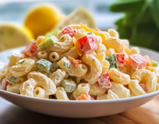 Sałatka makaronowa z warzywami
