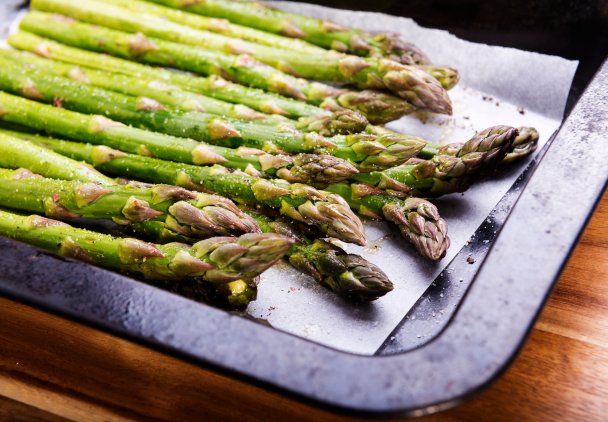 Szparagi wychodzą łykowate? Ten błąd popełnia prawie każdy