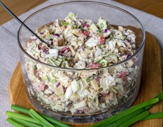 Sałatka z ryżem, kapustą pekińską i indykiem