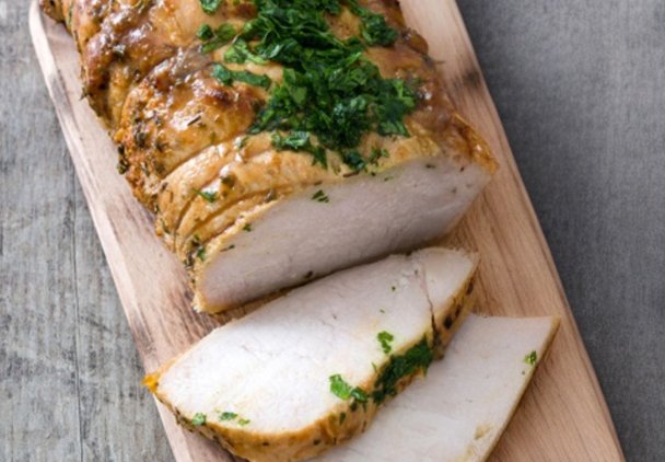 Soczysty schab pieczony w ziołach