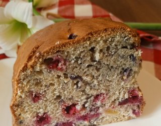 Babka z mrożonymi owocami