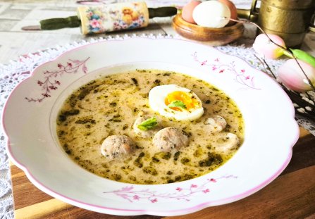 Barszcz biały na golonce