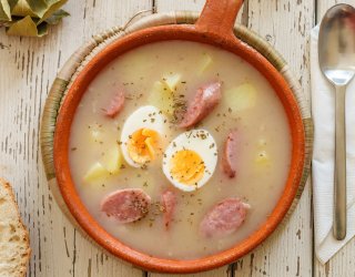 Barszcz biały. Przepis, który na Wielkanoc zachwyci rodzinę i gości