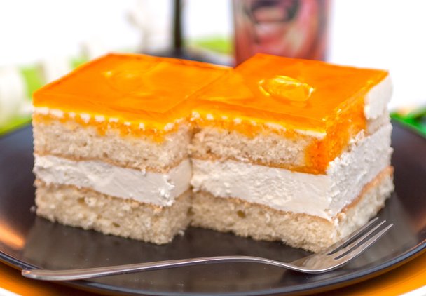 Ciasto z galaretką pomarańczową