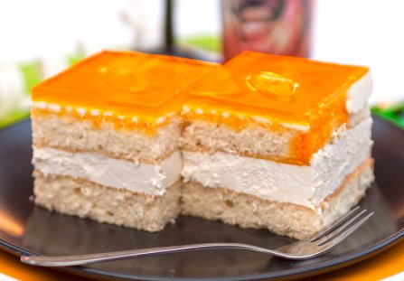 Ciasto z galaretką pomarańczową