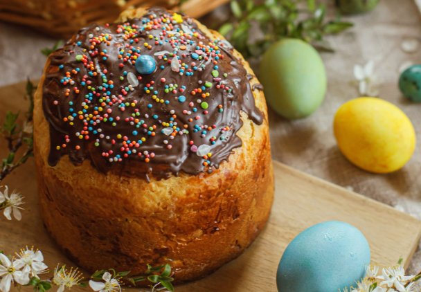 Najlepsze ciasta na Wielkanoc. Rodzina i goście będą wniebowzięci
