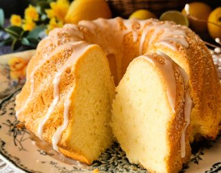 Babka cytrynowa lukrowana