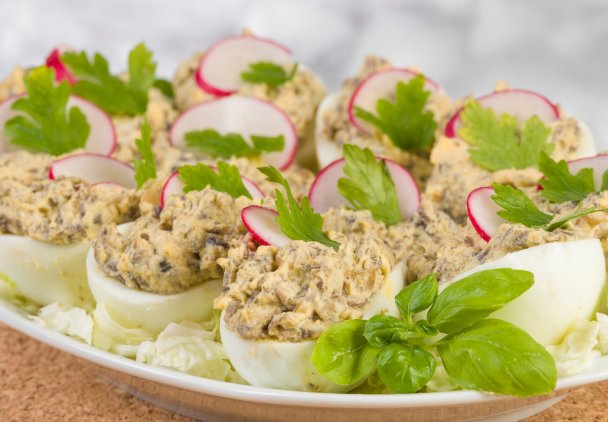 Jajka z farszem pieczarkowym