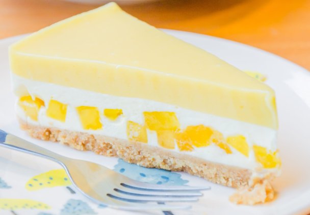 Sernik na zimno z mango