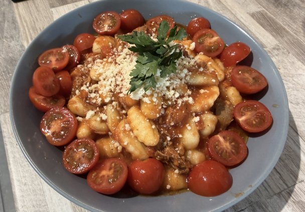 Gnocchi z szarpanym indykiem