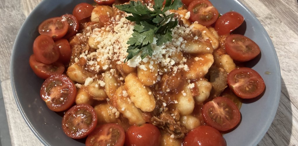 Gnocchi z szarpanym indykiem