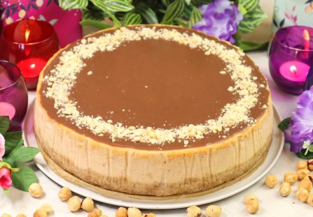 Równy i kremowy sernik orzechowy