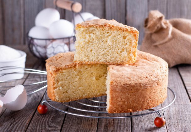 Dlaczego biszkopt opada?