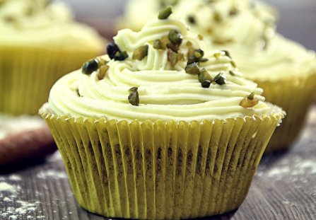 Babeczki z kremem pistacjowym