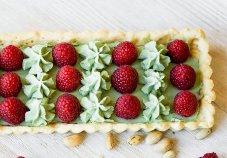 Mazurek pistacjowo-malinowy