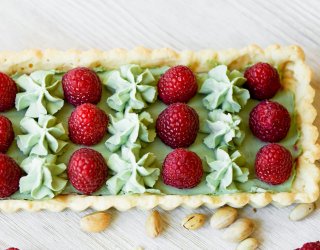 Mazurek pistacjowo-malinowy