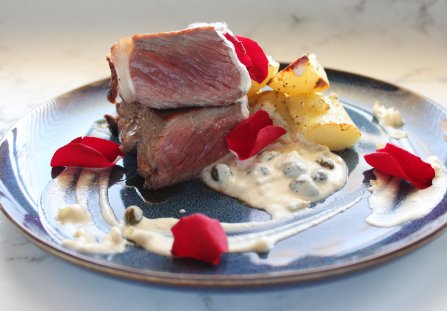 steki w sosie kaparowym