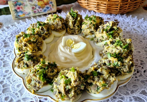 Jajka nadziewane pieczarkami