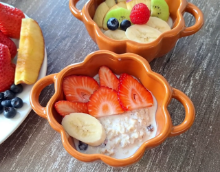 Owsianka z owocami na śniadanie