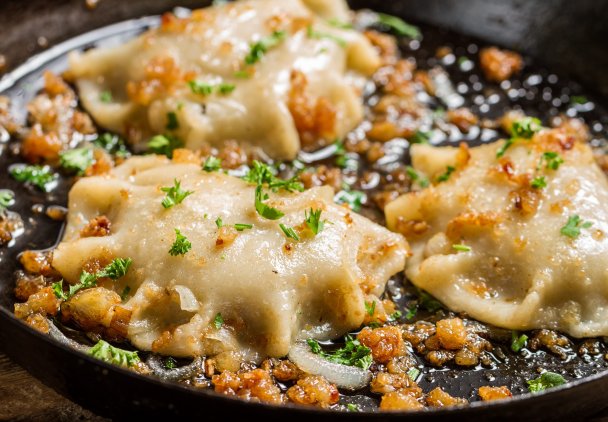 Pierogi z białą kiełbasą i chrzanem