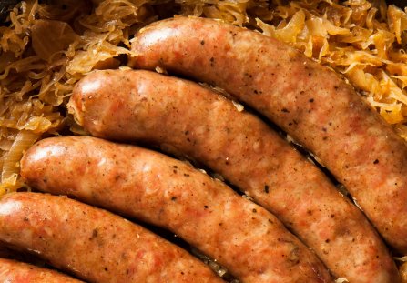 Biała kiełbasa na kapuście