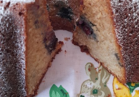 Babka serowo- migdałowa z borówkami