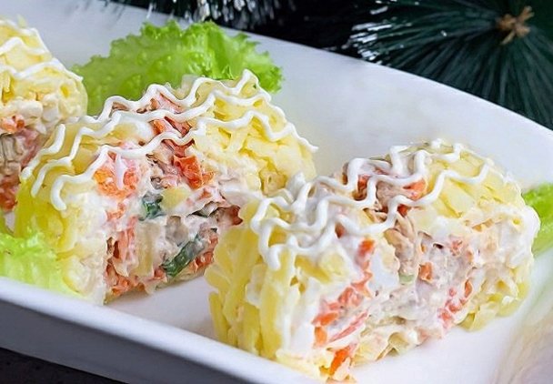 Elegancka sałatka warstwowa