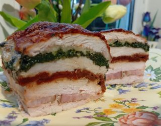 Wielkanocny mięsny przekładaniec