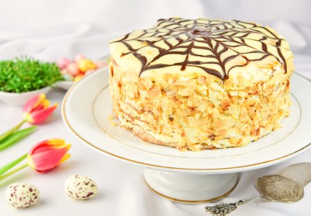 Tort Esterhazy migdałowo-rumowy