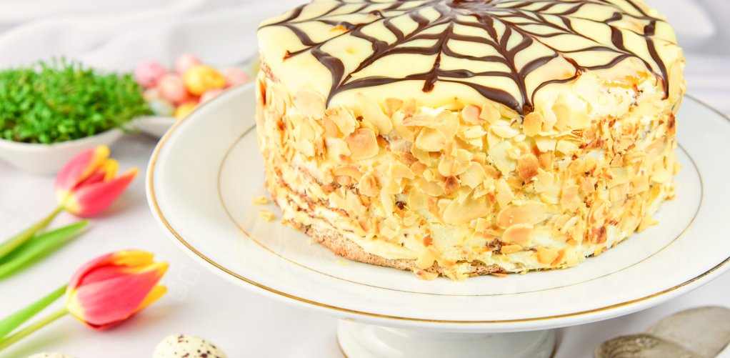 Tort Esterhazy migdałowo-rumowy