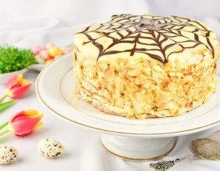 Tort Esterhazy orzechowo-rumowy