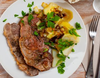 Karkówka pieczona w miodzie, musztardzie i cebuli