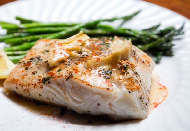 Ulubiona ryba naszych dziadków. Ma dużo witaminy D3, białka i kwasów omega-3