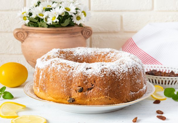 Babka drożdżowa z rodzynkami