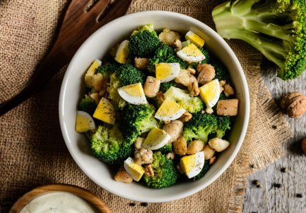 Sałatka na Wielkanoc bez majonezu