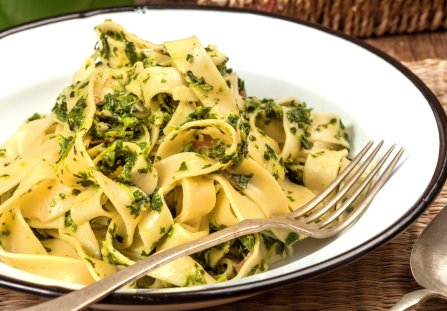 Wiosenny makaron z czosnkiem niedźwiedzim