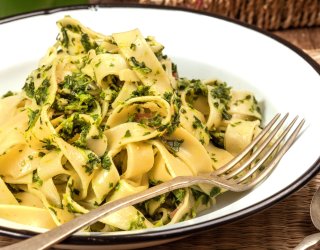 Wiosenny makaron z czosnkiem niedźwiedzim