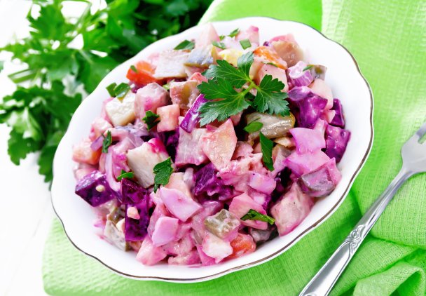 Różowa sałatka jajeczna