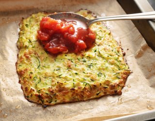 Pizza na spodzie z cukinii