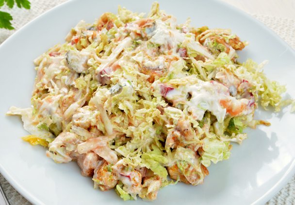 Sałatka z zupek chińskich i kurczaka