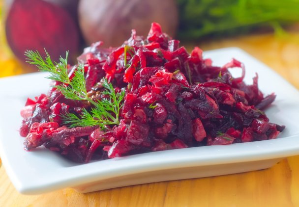 Prosta sałatka z buraków gotowanych
