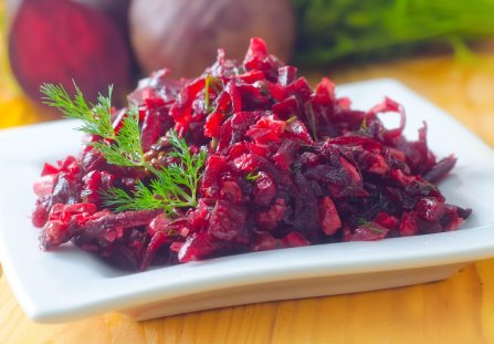 Prosta sałatka z buraków gotowanych