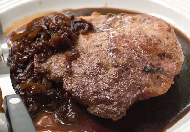 Wieprzowina w sosie z karmelizowanej cebuli