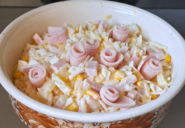 Sałatka świąteczna i na różne inne okazje.