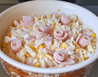 Sałatka świąteczna i na różne inne okazje.