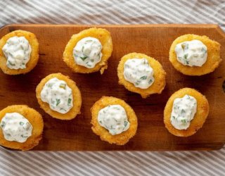 Chrupiące jajka z sosem tatarskim