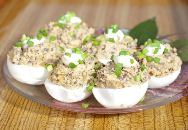 Jajka faszerowane porem i pieczarkami