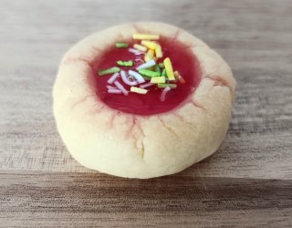 Ciastka z galaretką i posypką