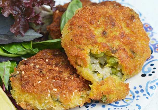 Kotlety brokułowe z ryżem