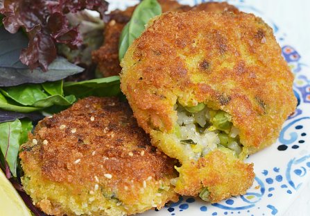 Kotlety brokułowe z ryżem